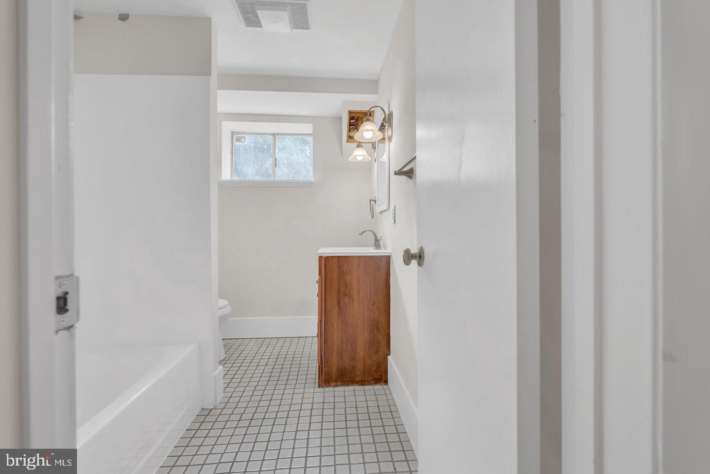 10911 Chandler Road Potomac, MD 20854 - Photo 43 of 58 Full bath in lower level