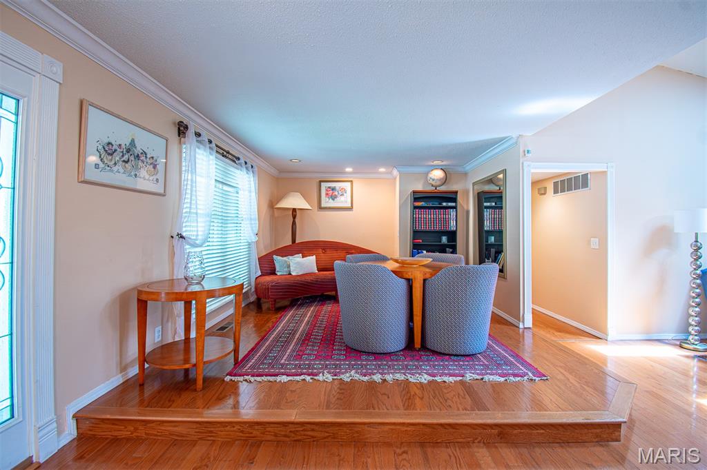 2025 Rurline Drive St. Louis, MO 63146 - Photo 6 of 92