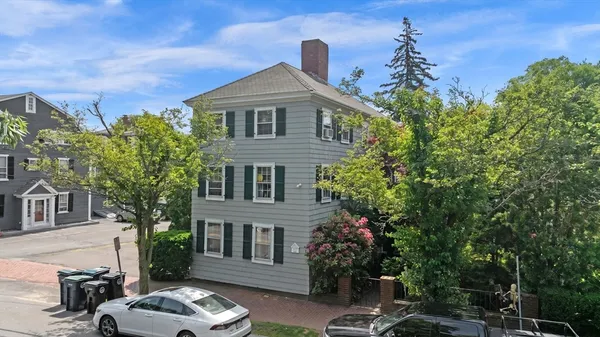 $2,100,000 | 395 Essex Street, Salem, MA 01970