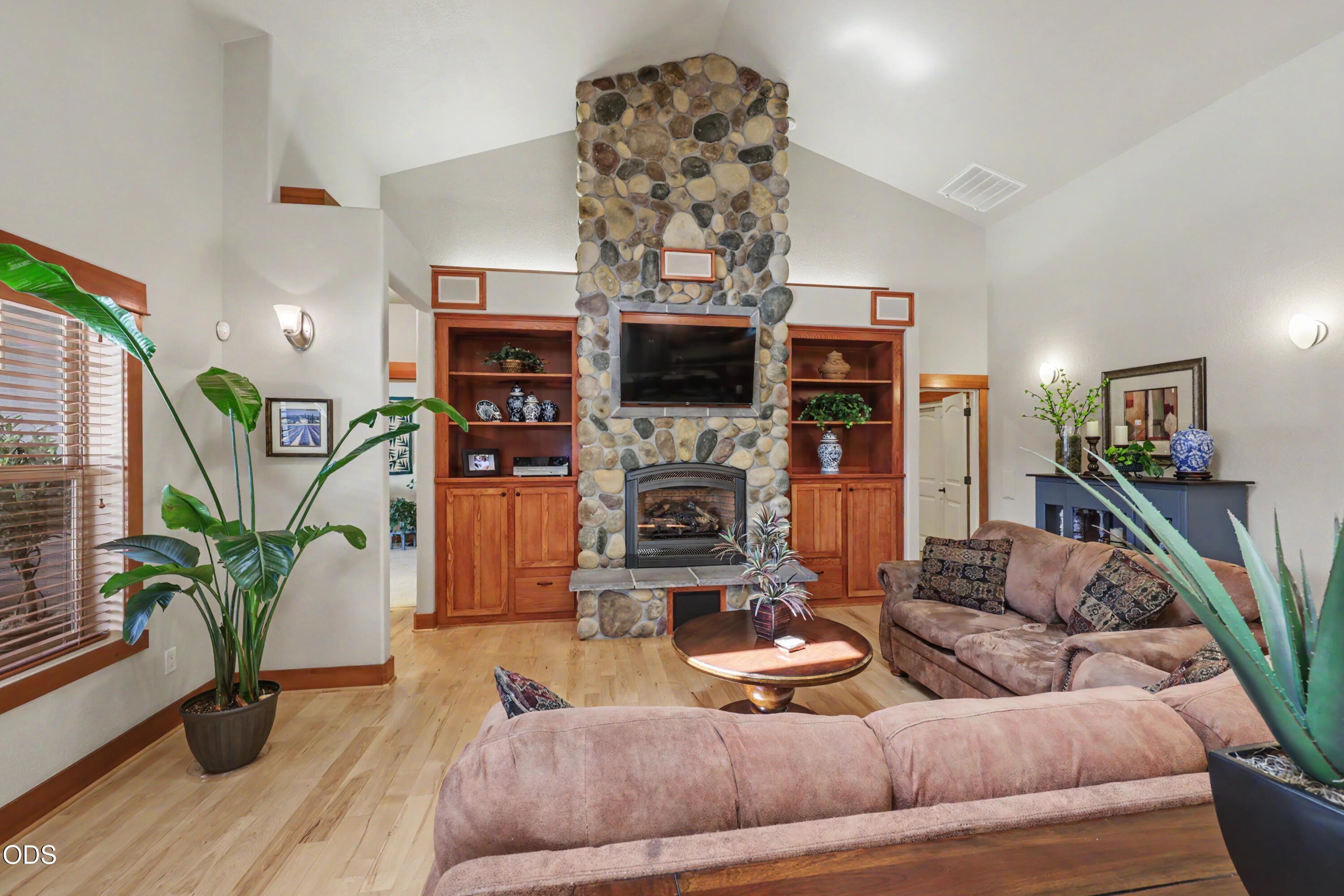 225 Echo Way Eagle Point, OR 97524 - Photo 9 of 63