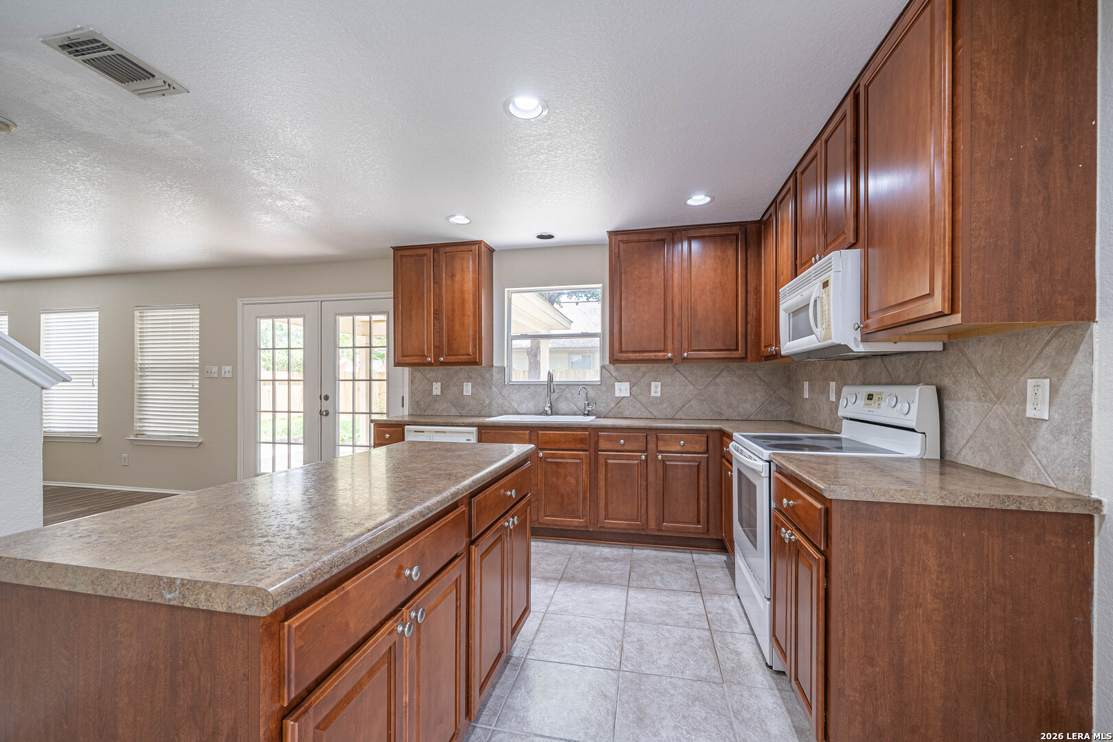 117 Rhew Place Cibolo, TX 78108 - Photo 13 of 35