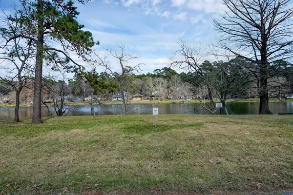 $1,600 | 1500 West Pine Lake Circle, Montgomery, TX 77316