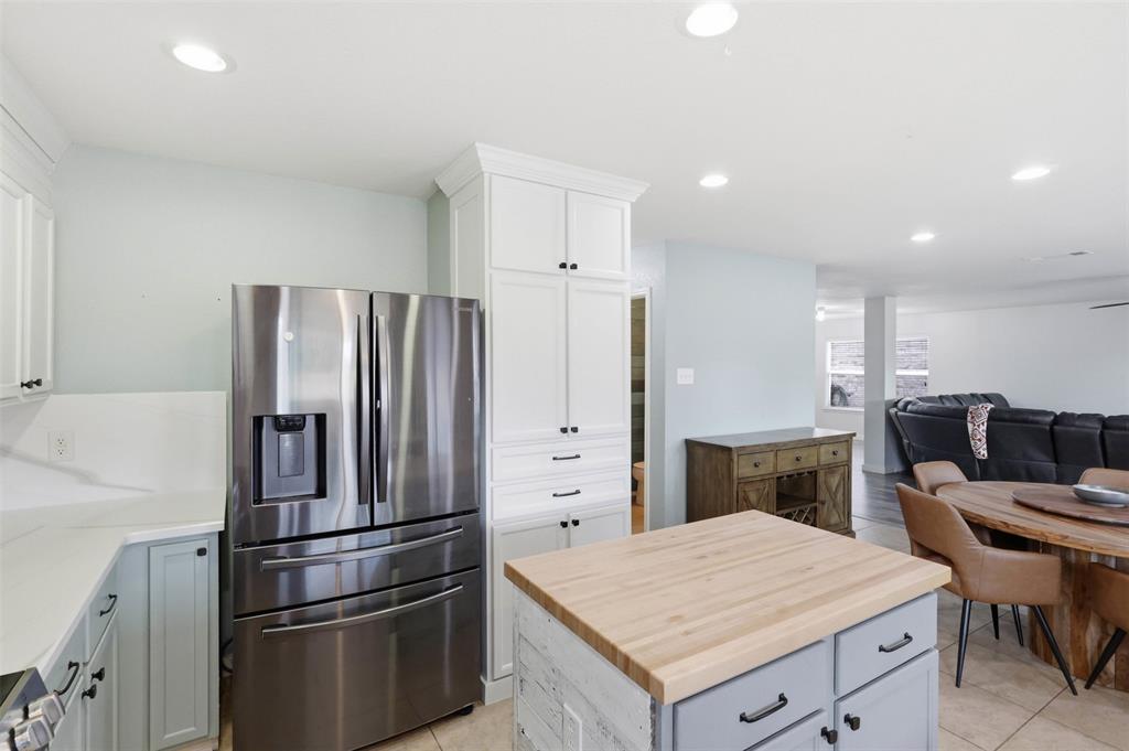 14037 Fontana Road Fort Worth, TX 76262 - Photo 12 of 40