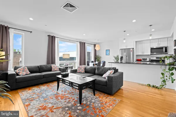 $425,000 | 2012 Frankford Avenue, Unit 4B, Philadelphia, PA 19125