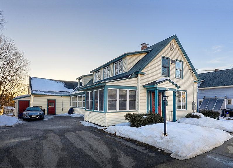 362 Court Street Keene, NH 03431 - Photo 4 of 55