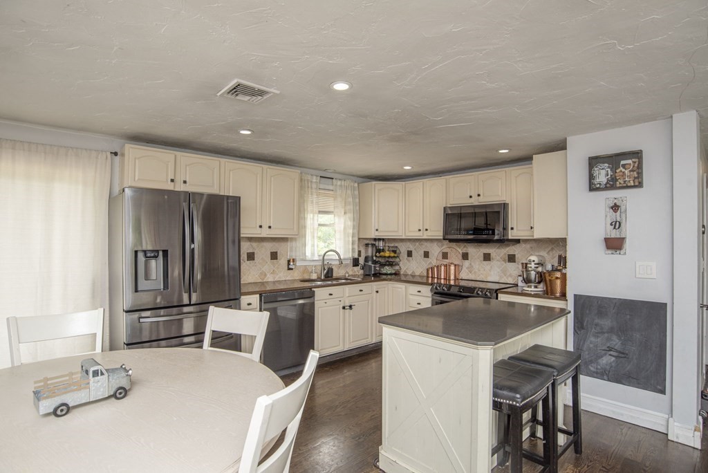90 Nicholas Road Raynham, MA 02767 - Photo 25 of 42 Gallery Image 25