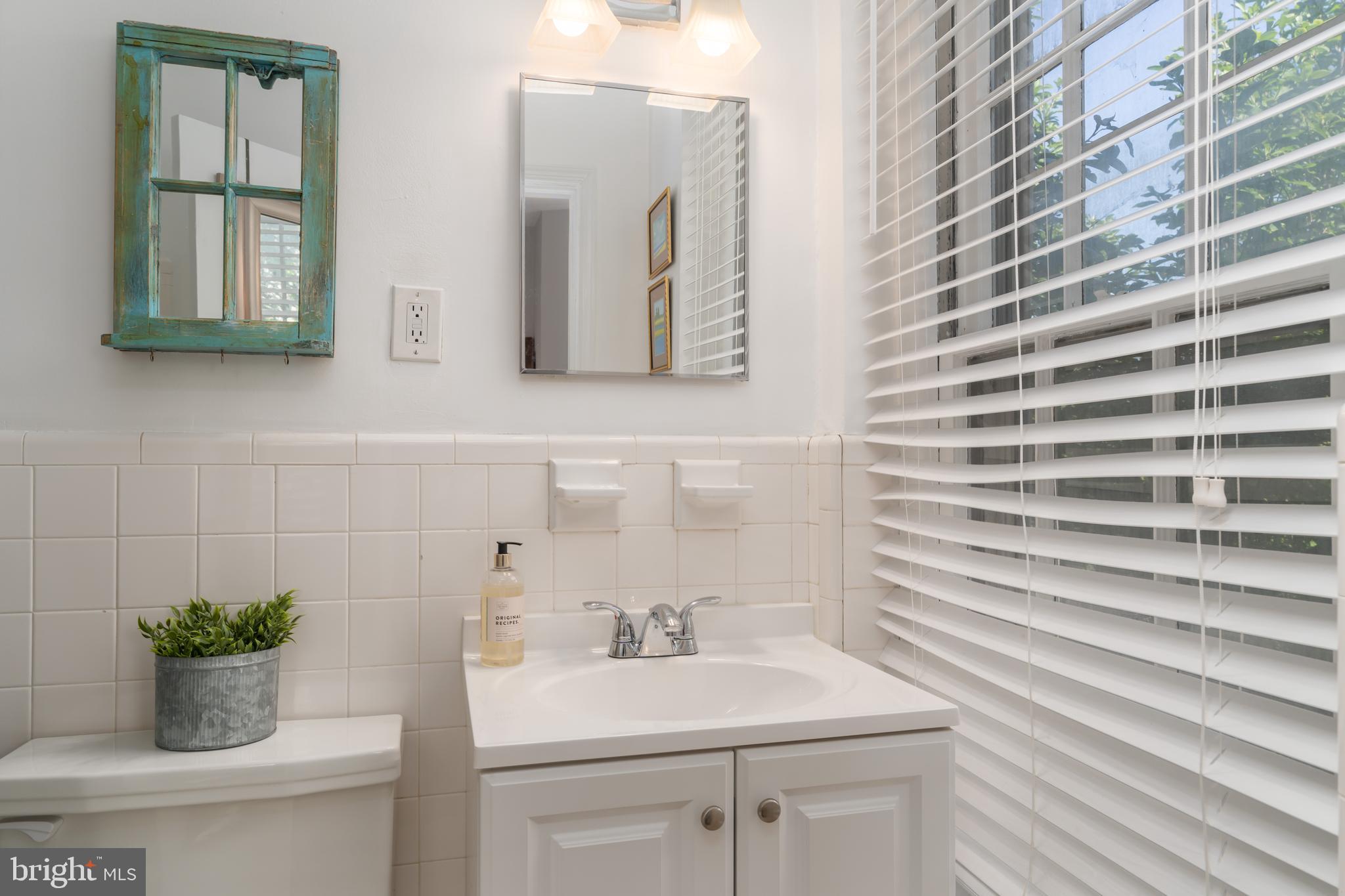 117 E Street Southeast, Unit 204 Washington, DC 20003 - Photo 18 of 22 Ensuite Bathroom