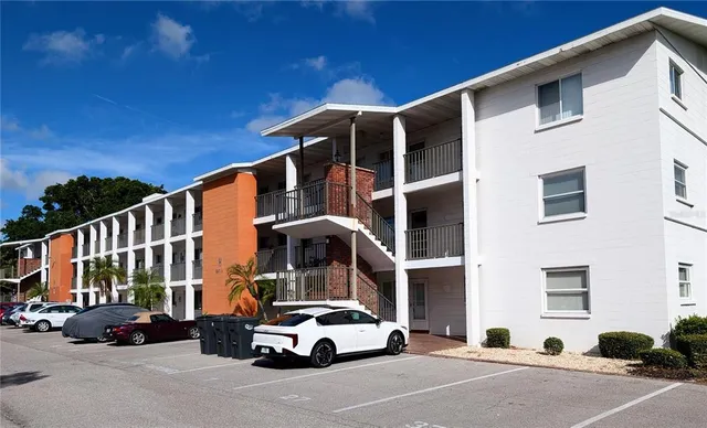 a car parked in front of a building