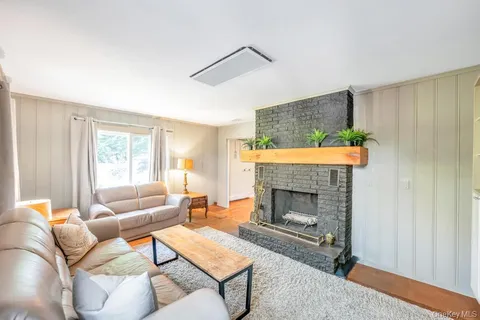 $1,324,999 | 386 Mill Road, Westhampton, NY 11977