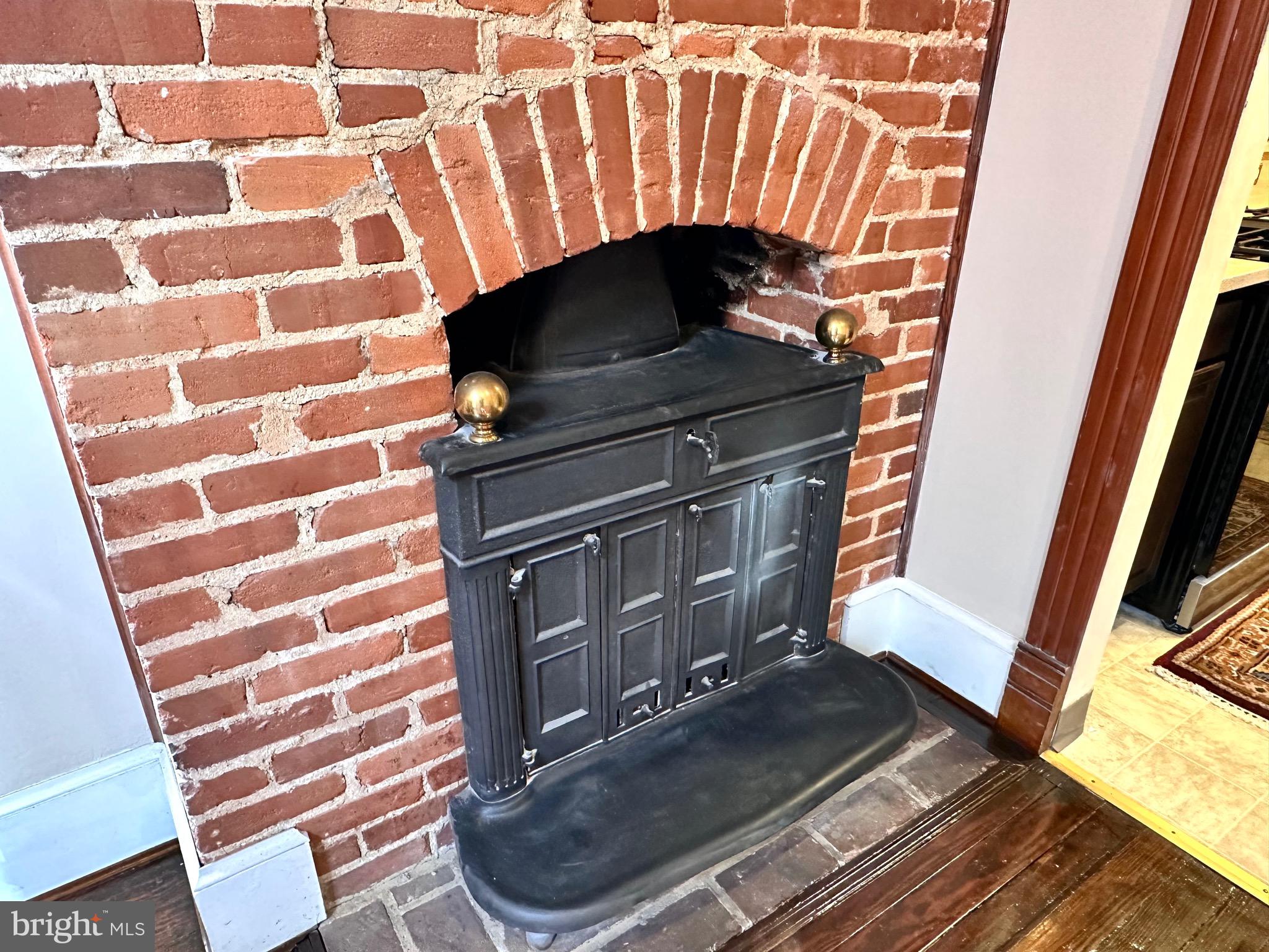 434 6th Street Northeast Washington, DC 20002 - Photo 11 of 27 Franklin Stove w/ Charcoal BBQ Capability