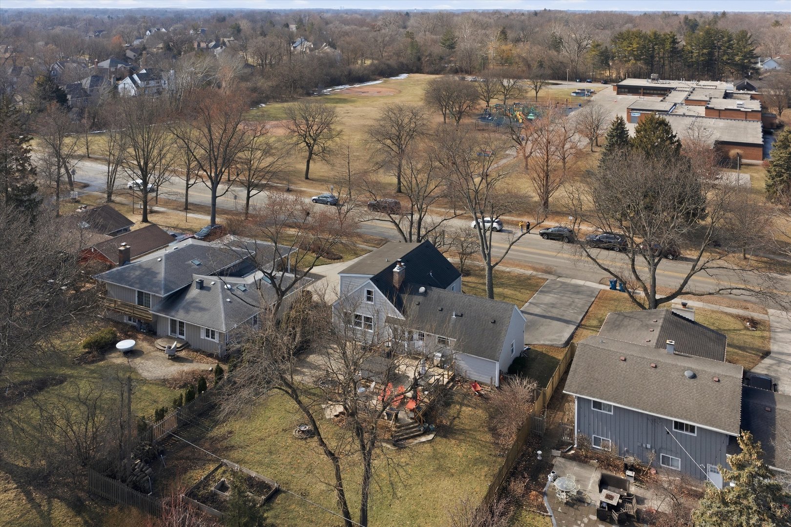 5813 Dunham Road Downers Grove, IL 60516 - Photo 4 of 6 an aerial view of multiple house