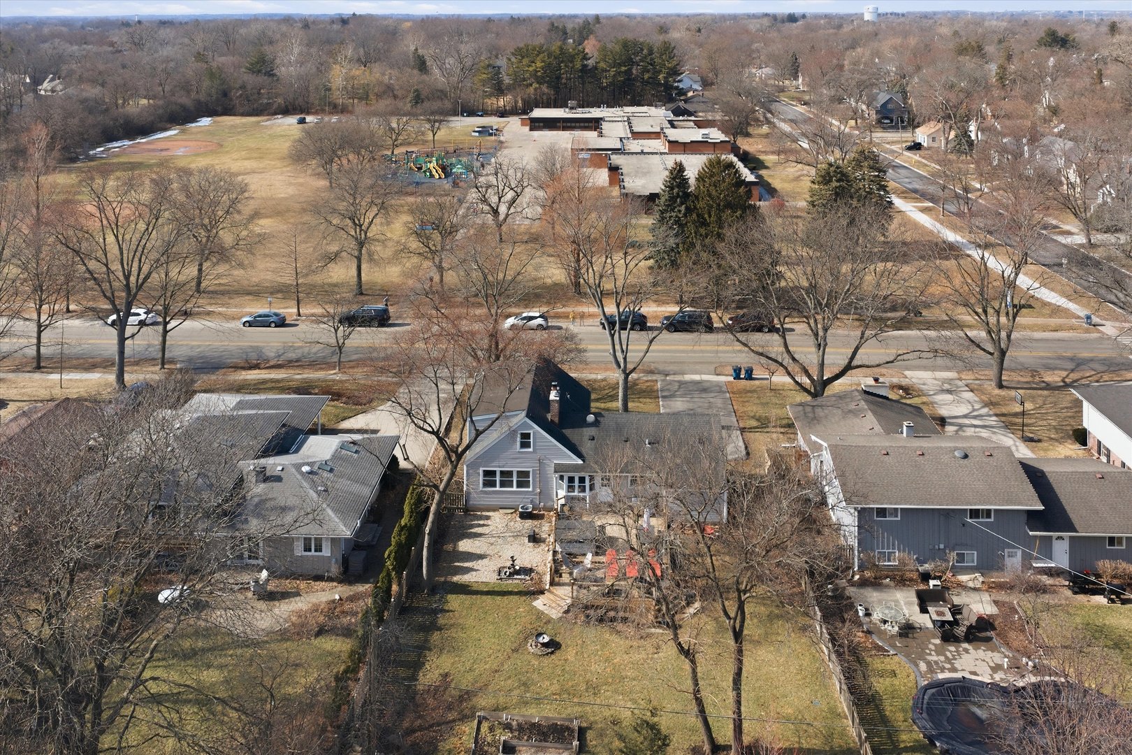 5813 Dunham Road Downers Grove, IL 60516 - Photo 5 of 6 a view of a city