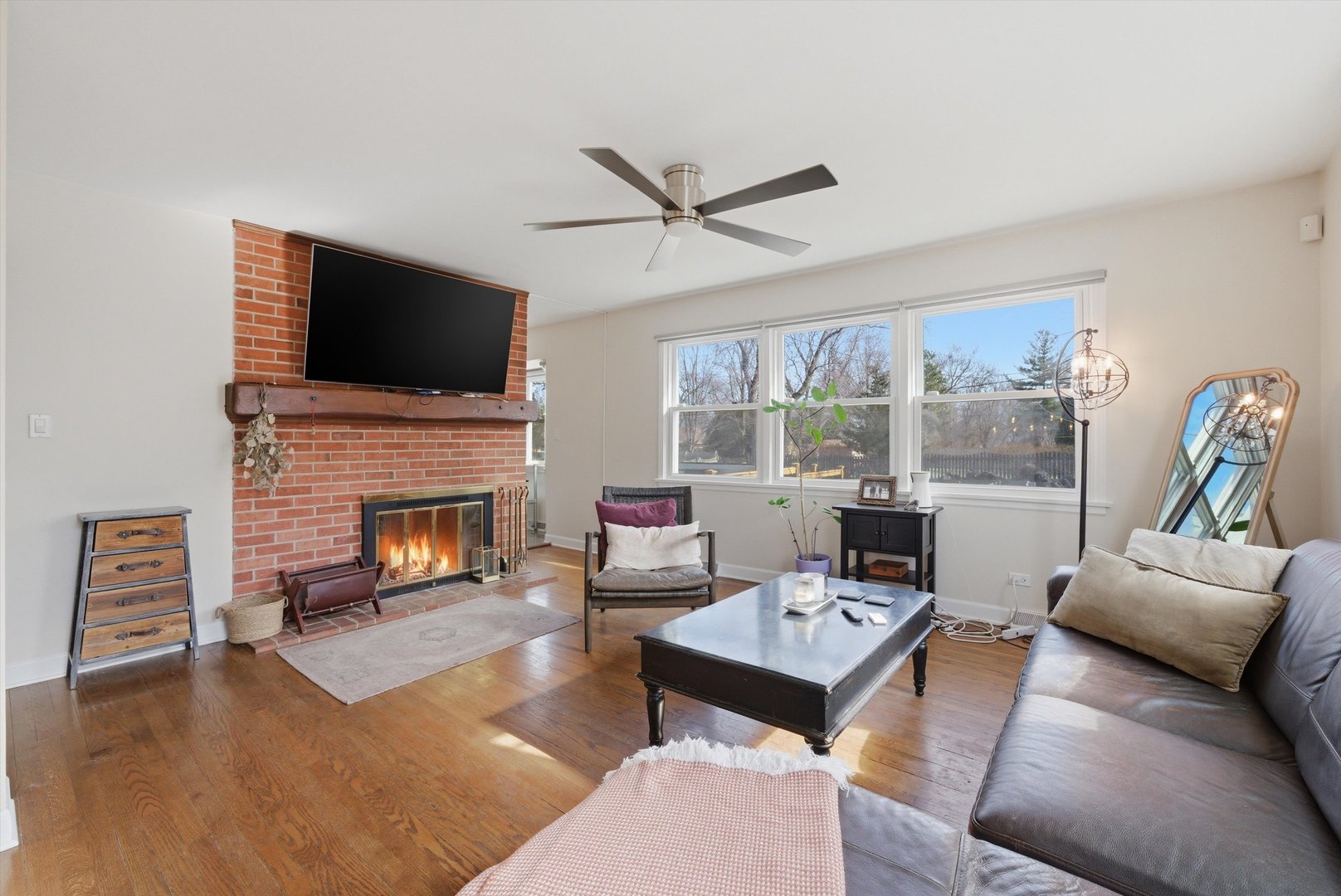 5813 Dunham Road Downers Grove, IL 60516 - Photo 8 of 51 Gallery Image 8