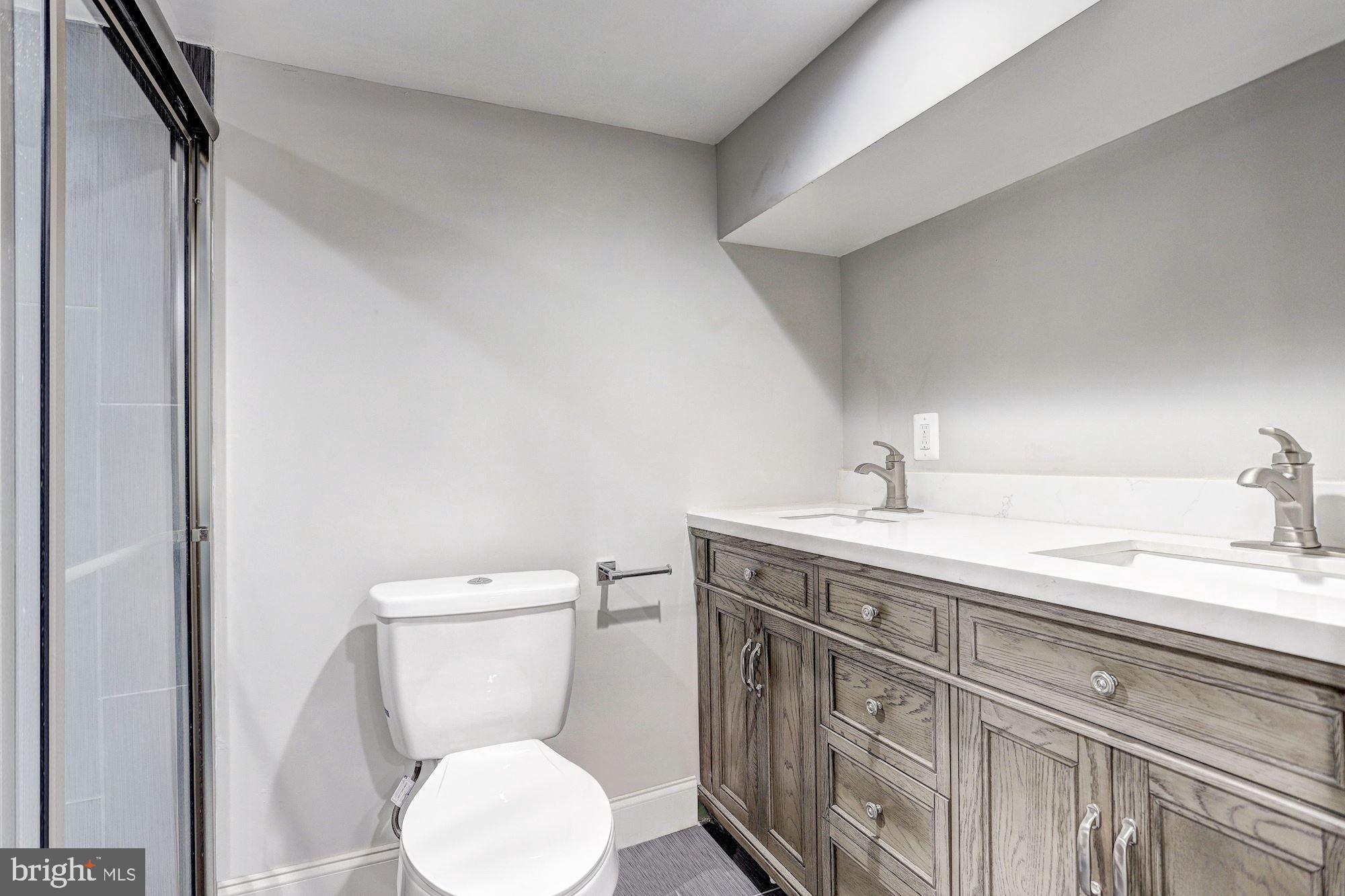 6005 Ritchie Highway Brooklyn, MD 21225 - Photo 19 of 27 Full Bath