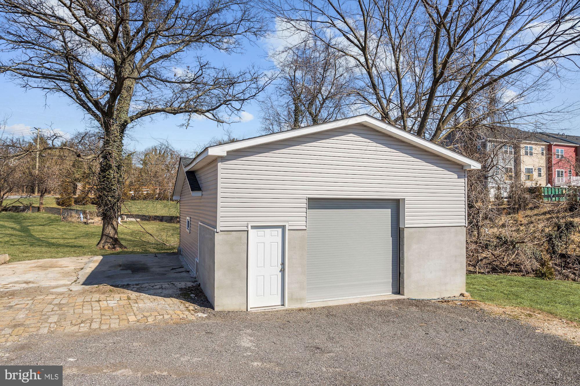 6005 Ritchie Highway Brooklyn, MD 21225 - Photo 22 of 27 Detached Garage
