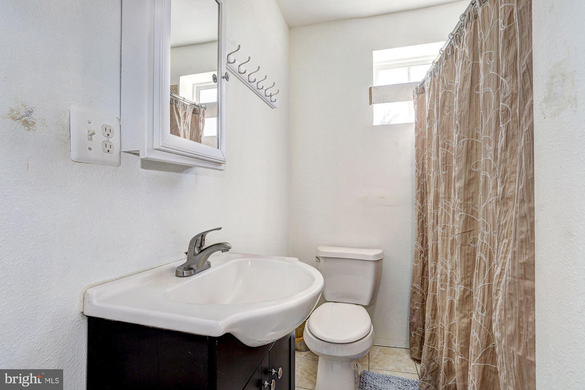 6005 Ritchie Highway Brooklyn, MD 21225 - Photo 10 of 27 Full Bath