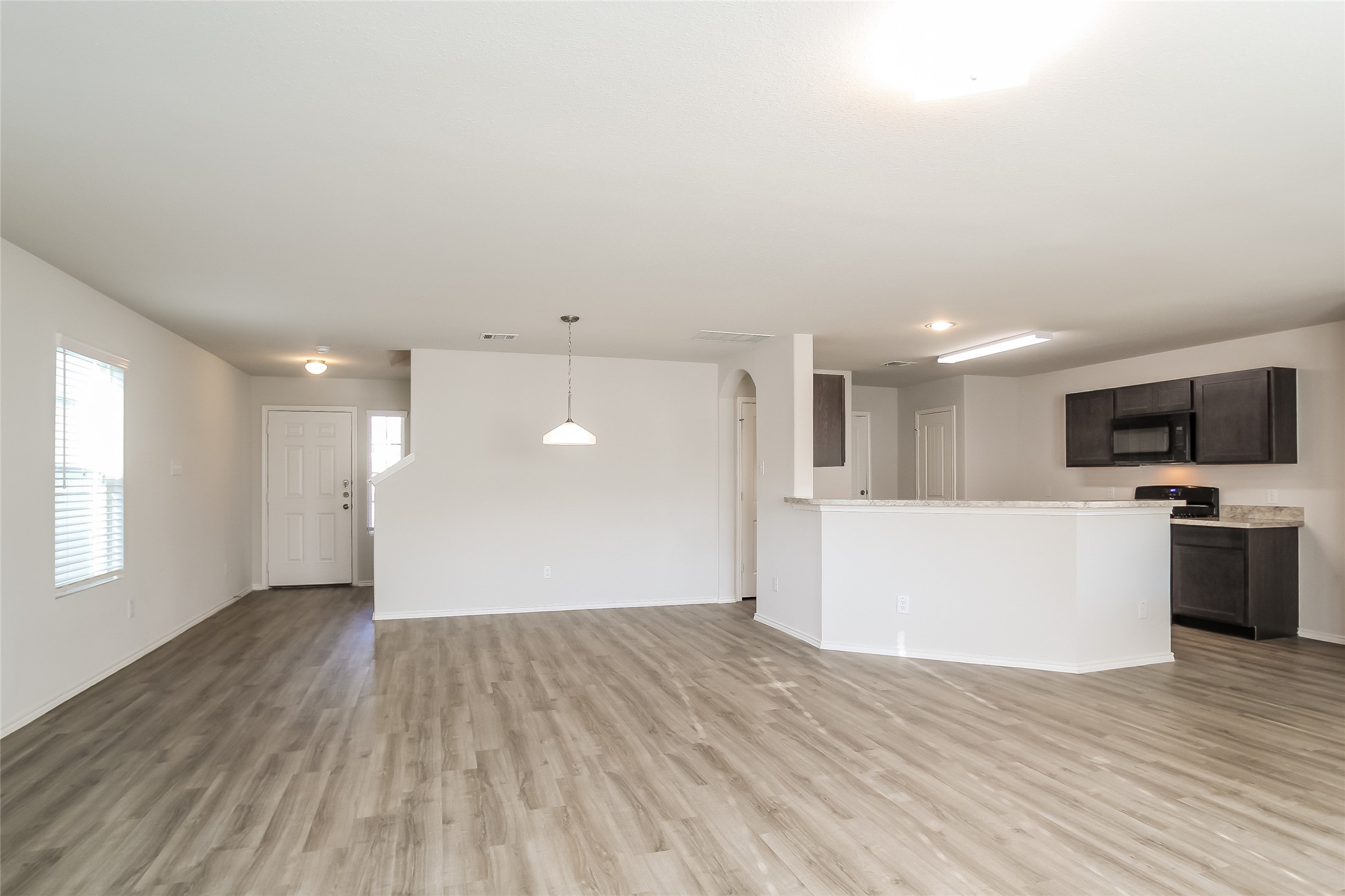 8506 Middleton Oaks Circle Houston, TX 77028 - Photo 7 of 15