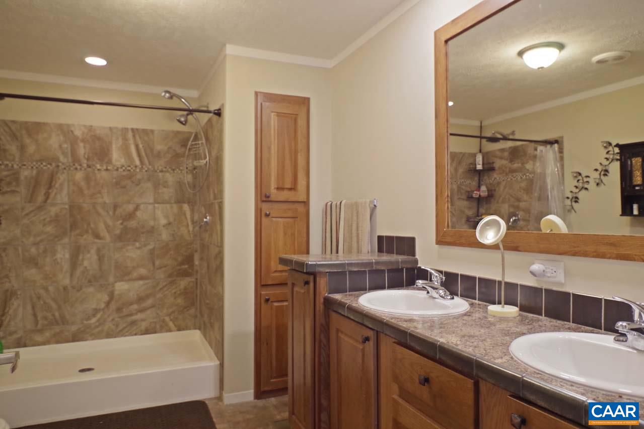 354 Logan Road Scottsville, VA 24562 - Photo 24 of 36 Gallery Image 24