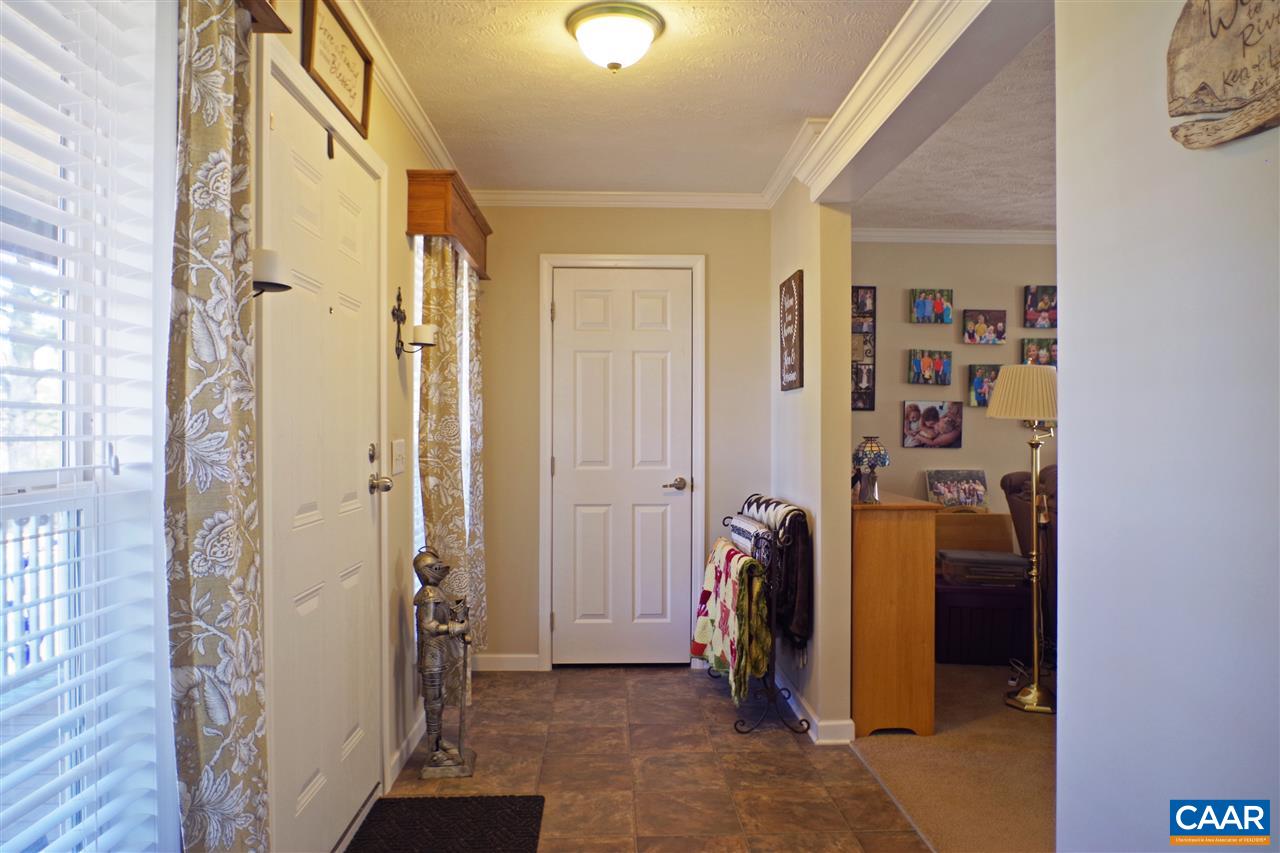 354 Logan Road Scottsville, VA 24562 - Photo 5 of 36 Gallery Image 5