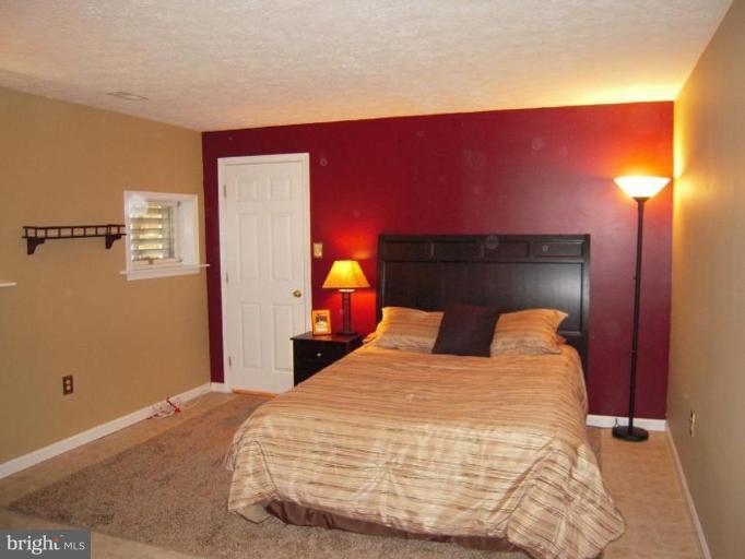17229 Spates Hill Road Poolesville, MD 20837 - Photo 22 of 23 5th Bedroom across from the built-ins