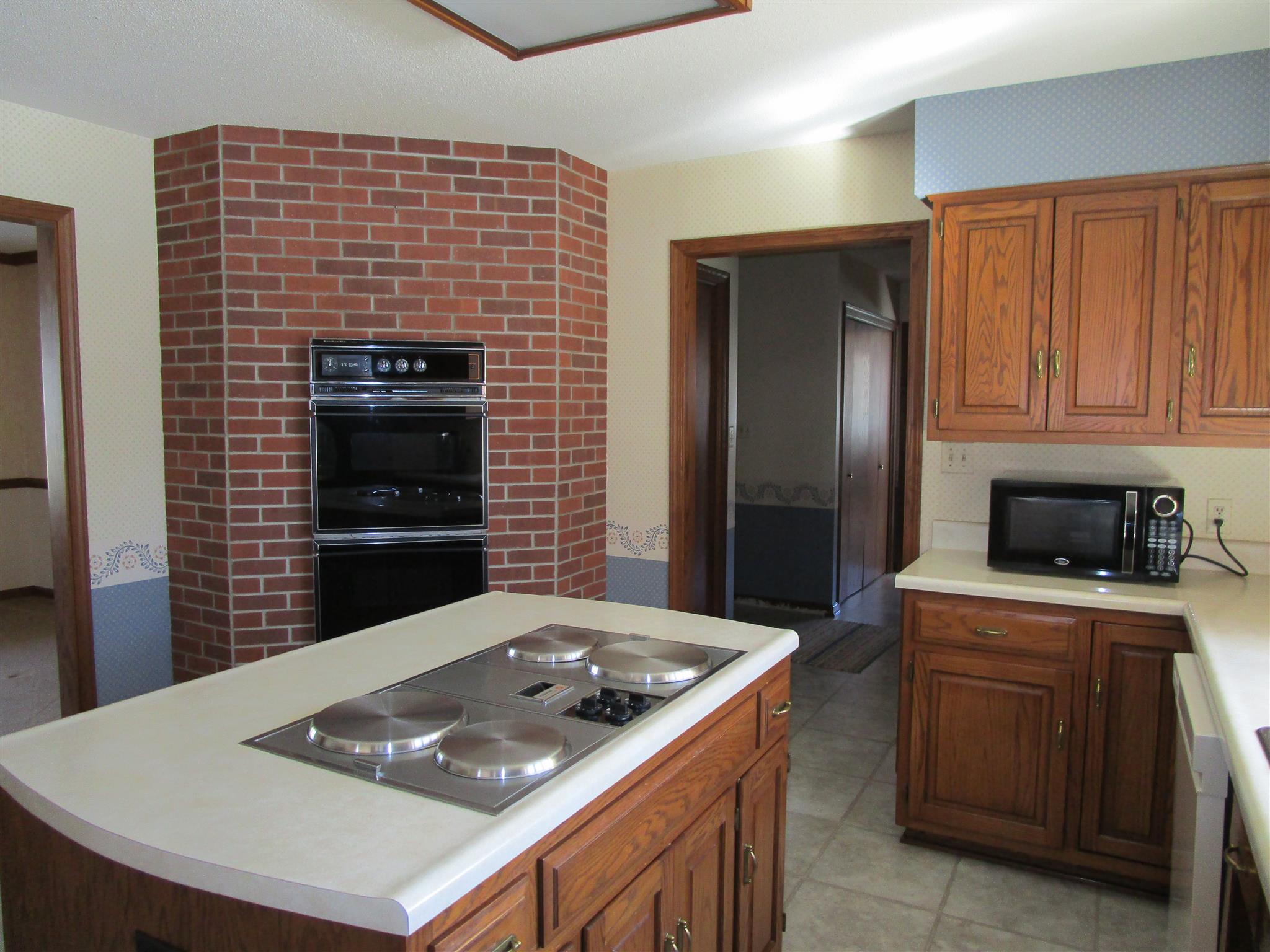 3323 North Hickory Road Decatur, IN 46733 - Photo 17 of 35