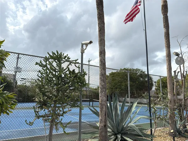 $169,000 | 805 West Oakland Park Boulevard, Unit D19, Oakland Park, FL 33311
