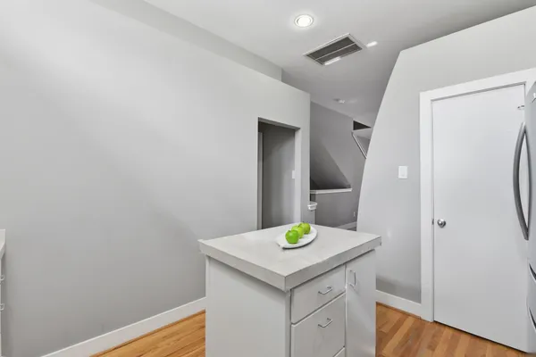 $233,000 | 8715 Meadowcroft Drive, Unit 502, Houston, TX 77063