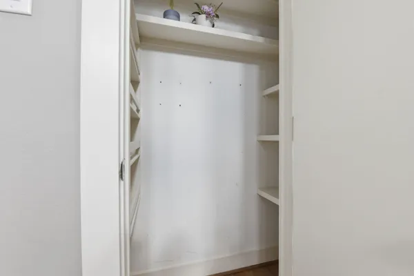 $233,000 | 8715 Meadowcroft Drive, Unit 502, Houston, TX 77063