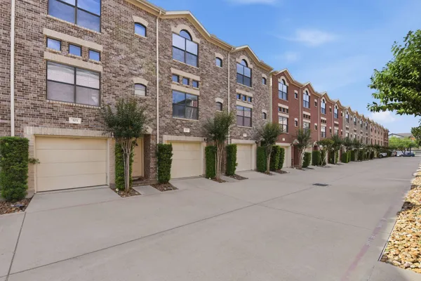 $233,000 | 8715 Meadowcroft Drive, Unit 502, Houston, TX 77063