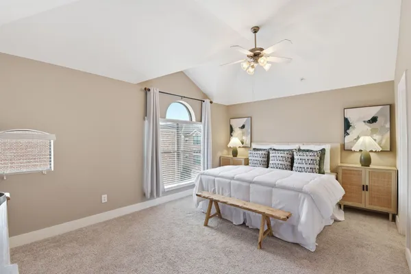 $233,000 | 8715 Meadowcroft Drive, Unit 502, Houston, TX 77063