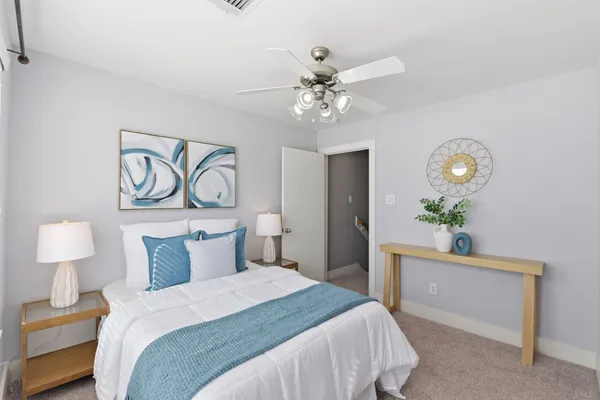 $233,000 | 8715 Meadowcroft Drive, Unit 502, Houston, TX 77063