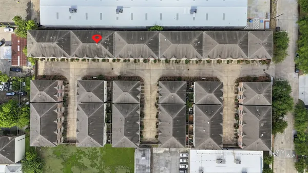 $233,000 | 8715 Meadowcroft Drive, Unit 502, Houston, TX 77063