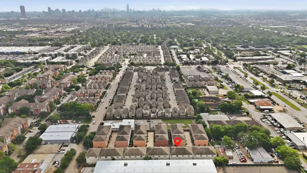 $233,000 | 8715 Meadowcroft Drive, Unit 502, Houston, TX 77063