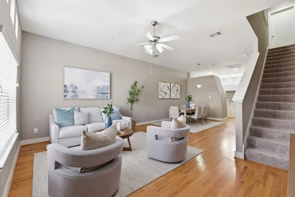 $233,000 | 8715 Meadowcroft Drive, Unit 502, Houston, TX 77063
