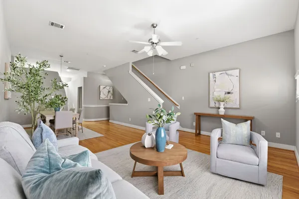$233,000 | 8715 Meadowcroft Drive, Unit 502, Houston, TX 77063