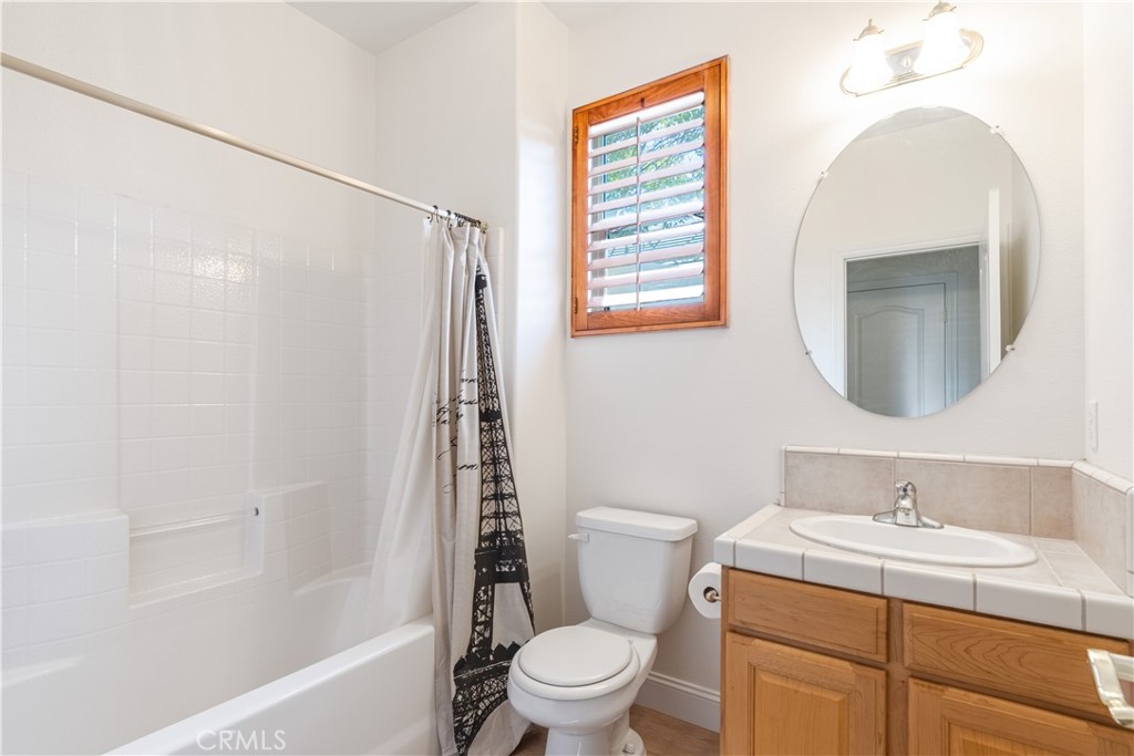 781 Angus Street Paso Robles, CA 93446 - Photo 13 of 34 Convenient downstairs full bathroom