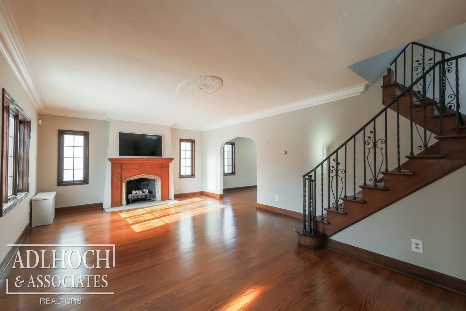320 Moran Road Grosse Pointe Farms, MI 48236 - Photo 3 of 20
