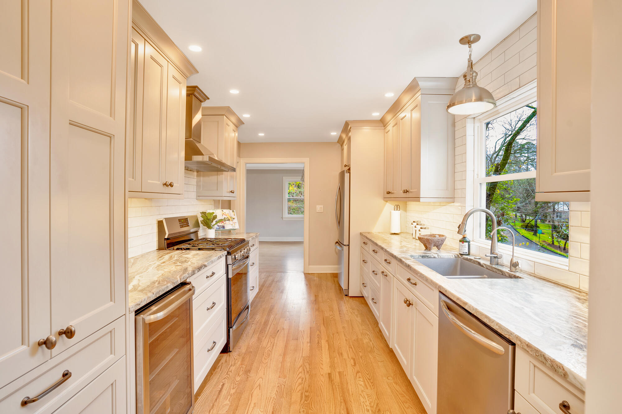 709 Oxford Road Chattanooga, TN 37405 - Photo 17 of 55 709-Oxford-Rd-MLS-Photos-21