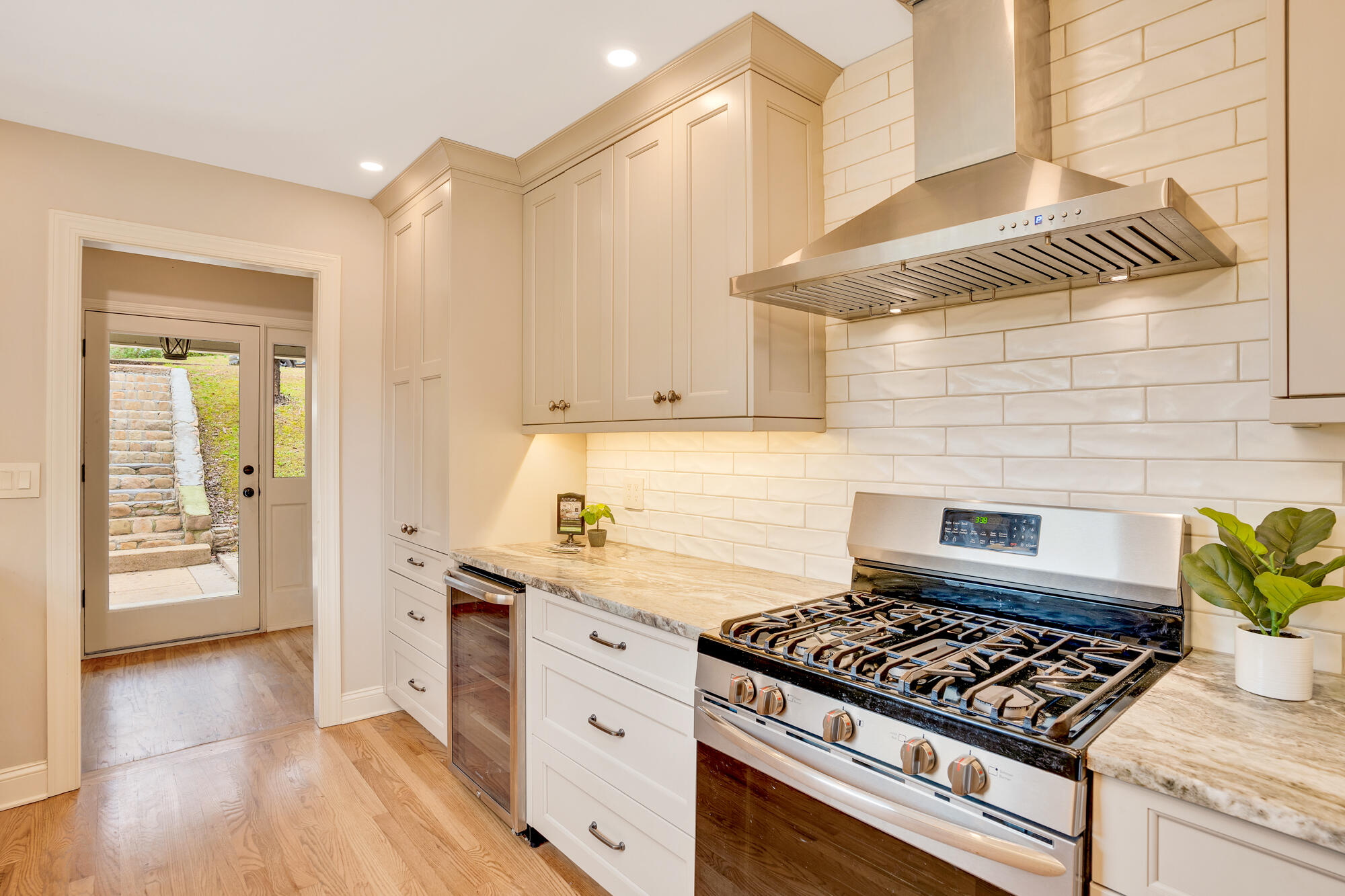 709 Oxford Road Chattanooga, TN 37405 - Photo 18 of 55 709-Oxford-Rd-MLS-Photos-23