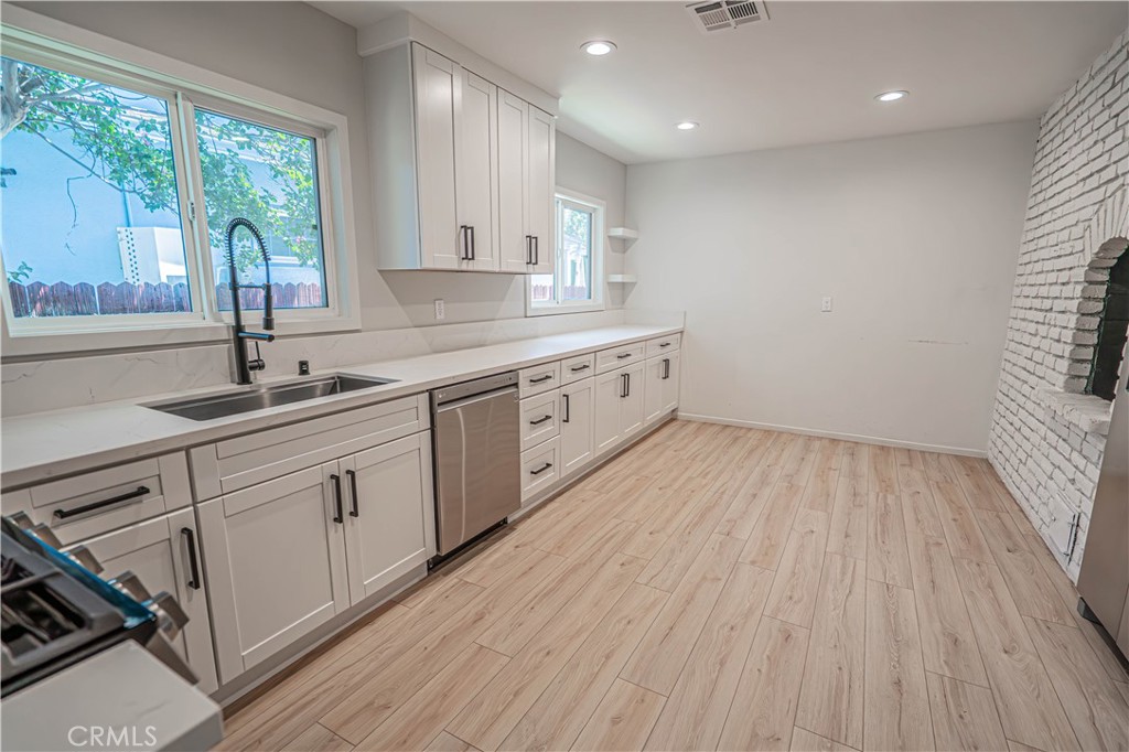 8534 Bothwell Road Northridge, CA 91324 - Photo 9 of 37