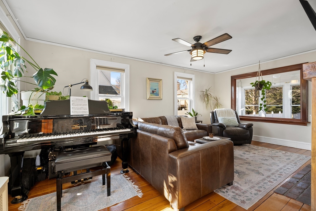 33 Virginia Road Quincy, MA 02169 - Photo 3 of 42