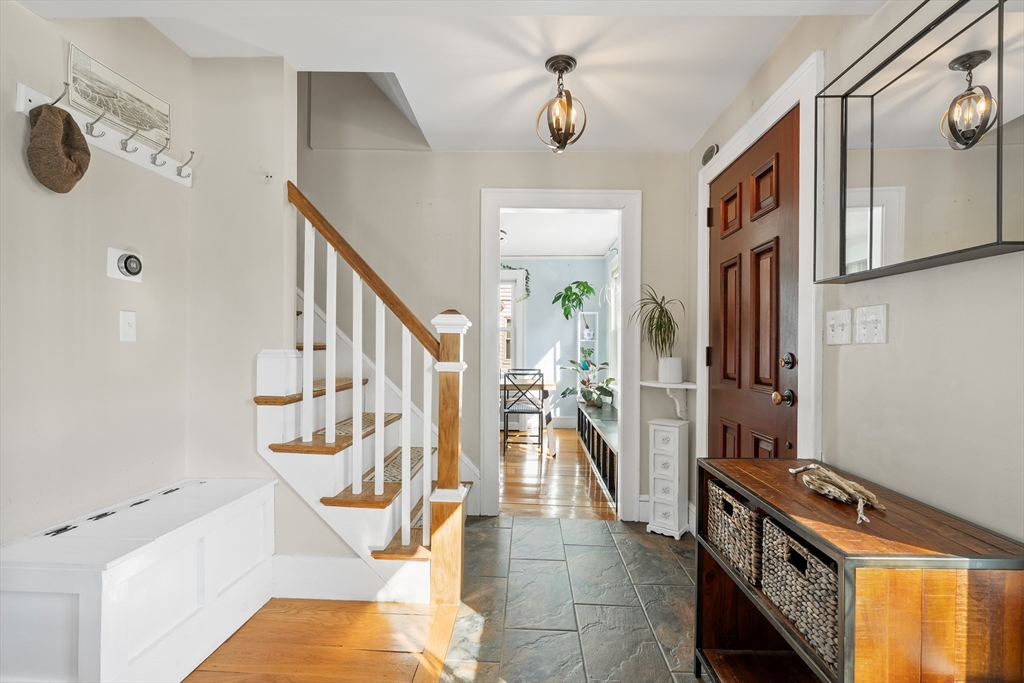 33 Virginia Road Quincy, MA 02169 - Photo 7 of 42