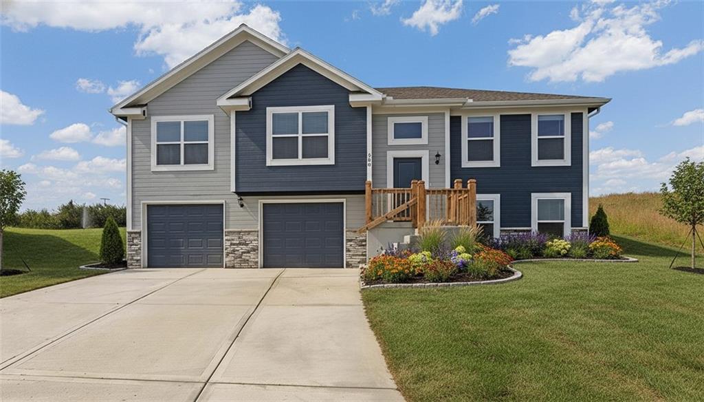607 Foxglove Lane Raymore, MO 64083 - Photo 3 of 27