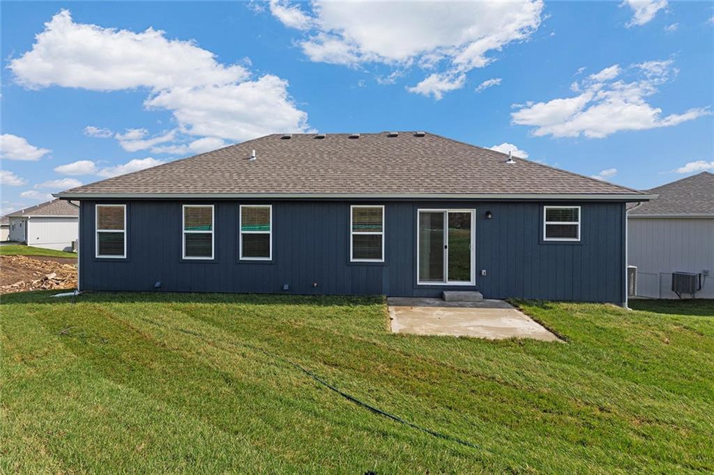 607 Foxglove Lane Raymore, MO 64083 - Photo 4 of 27