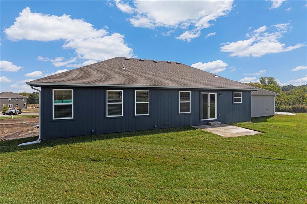 607 Foxglove Lane Raymore, MO 64083 - Photo 5 of 27