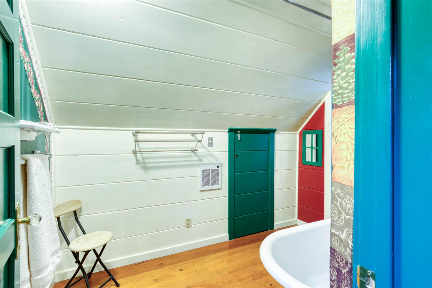 42025 Tollhouse Road Shaver Lake, CA 93664 - Photo 52 of 64 a bathroom with a tub and sink