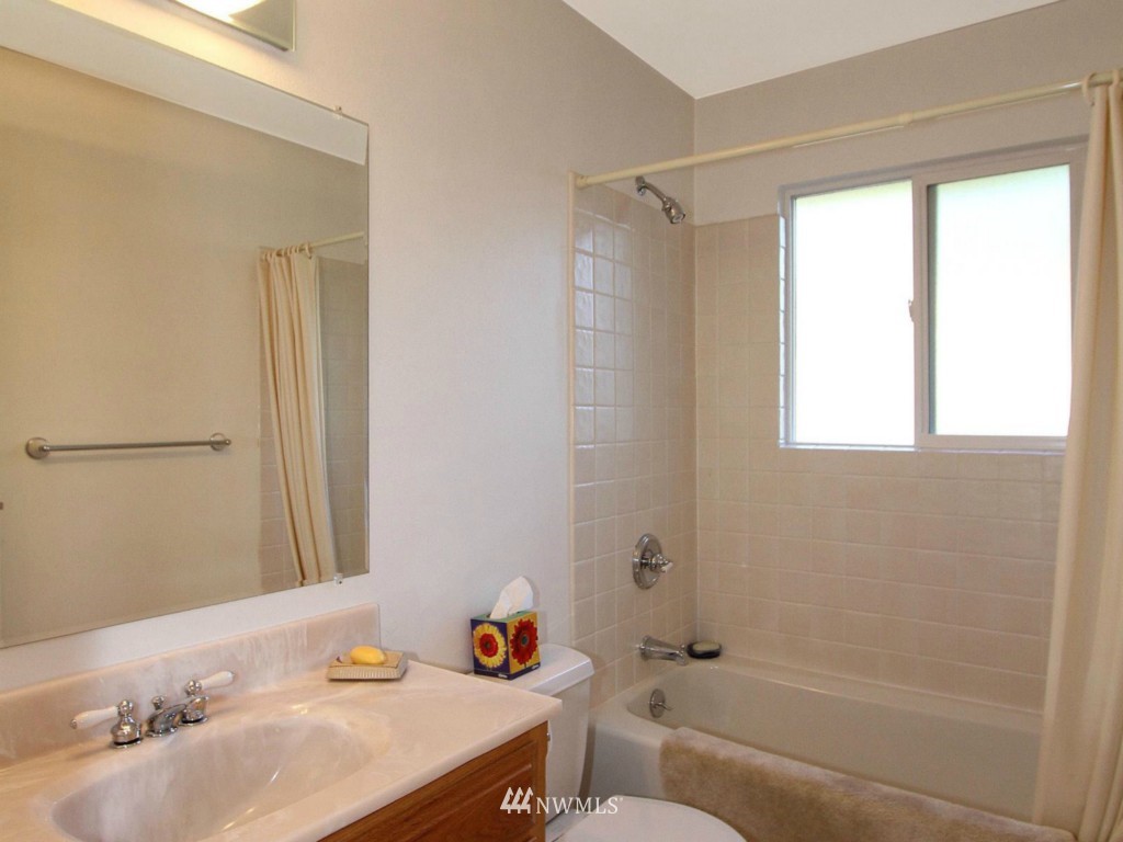 14620 Southeast 140th Place Renton, WA 98059 - Photo 9 of 16 Gallery Image 9