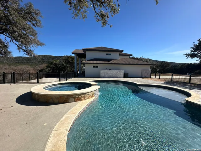 $1,499,999 | 118 Skipping Stone Lane, Concan, TX 78838