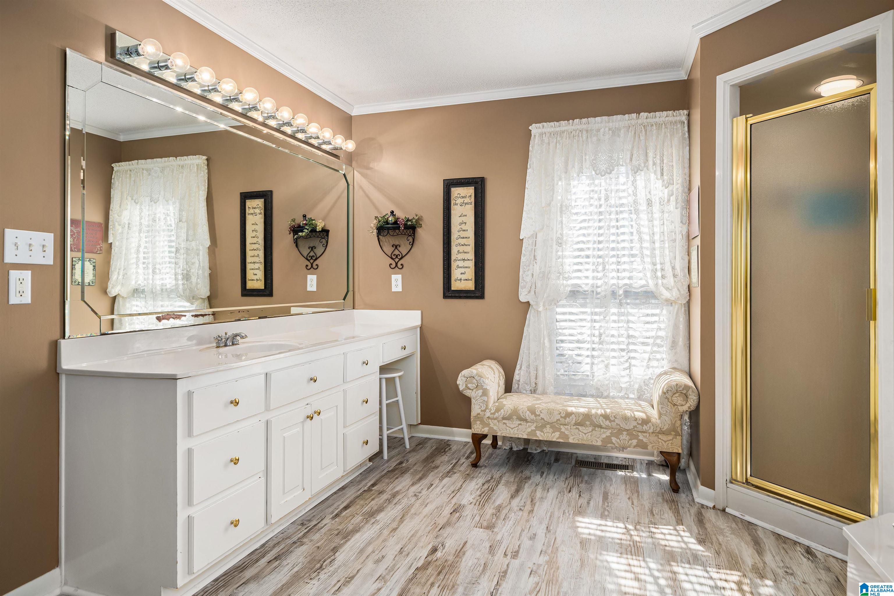 401 Lakeshore Lane Oneonta, AL 35121 - Photo 12 of 24