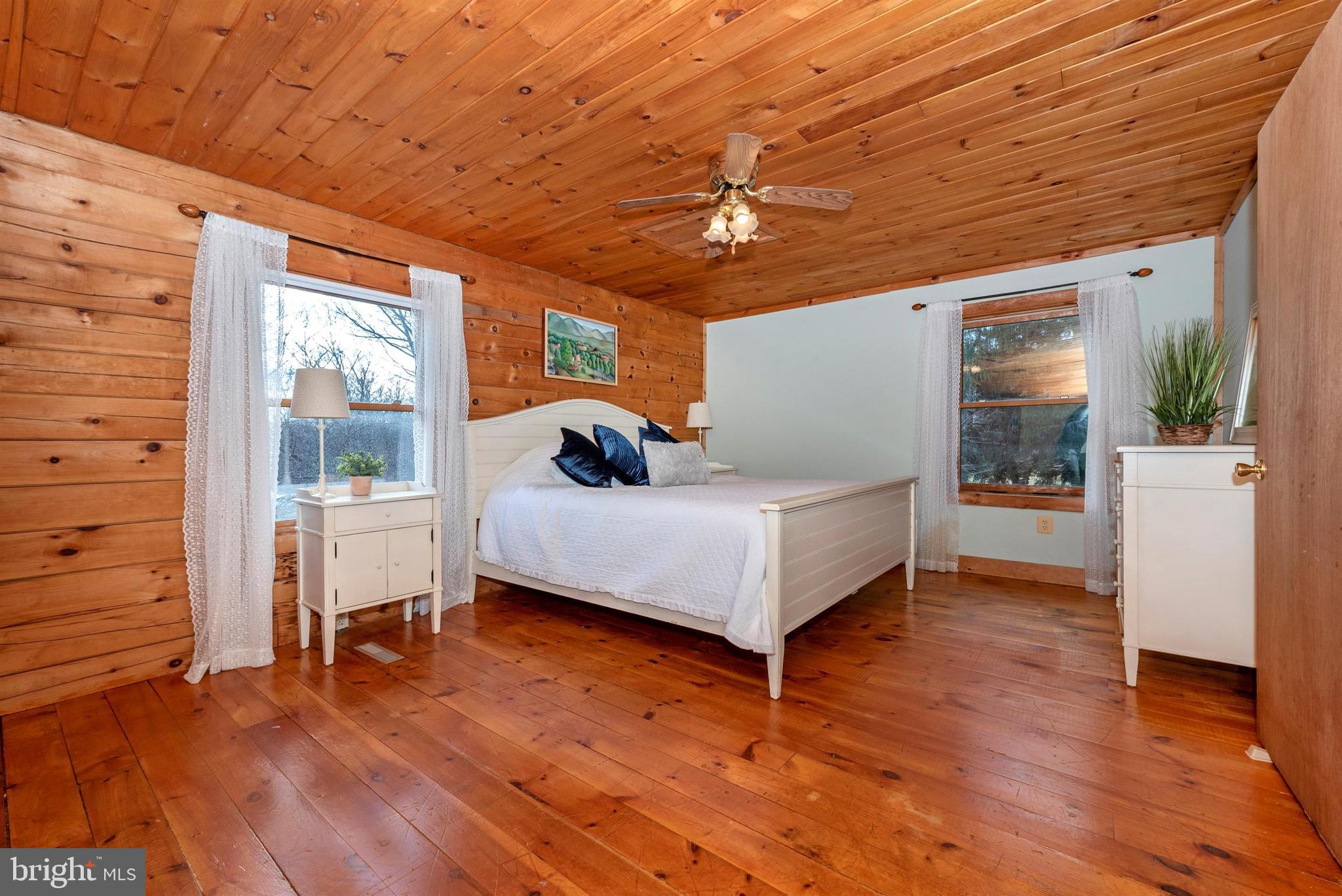 8211 Edgewood Church Road Frederick, MD 21702 - Photo 22 of 29 Huge Master Bedroom